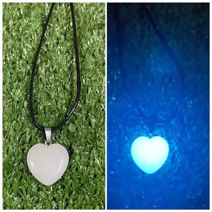 Colar De Pedra Hippie Quartzo Lua Natural Brilha No Escuro azul ou verde cordão preto ajustavel
