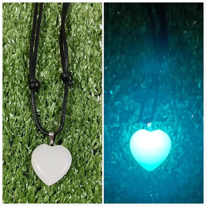 Colar De Pedra Hippie Quartzo Lua Natural Brilha No Escuro azul ou verde cordão preto ajustavel