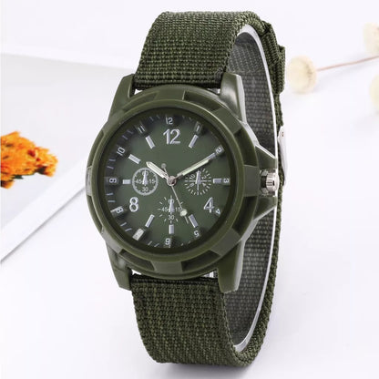 Relógio De Homens Do Exército De Nylon Tecido Canvas Strap Militar Relógios De Quartzo Masculinos Casual Fresco Esporte Round Dial Dos Wristw