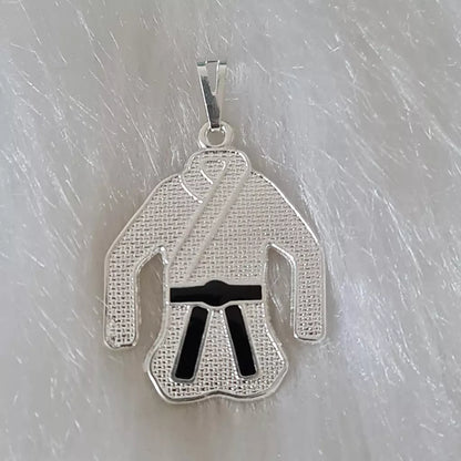 Corrente Cordão Baiano 4mm Longa Banhada Ouro 18K + colares masculinos com Pingente Quimono Faixa Preta Luta