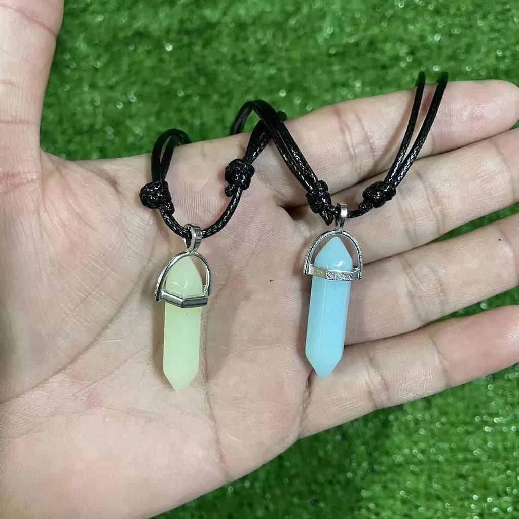 Colar De Pedra Hippie Quartzo Lua Natural Brilha No Escuro azul ou verde cordão preto ajustavel