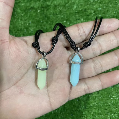 Colar De Pedra Hippie Quartzo Lua Natural Brilha No Escuro azul ou verde cordão preto ajustavel
